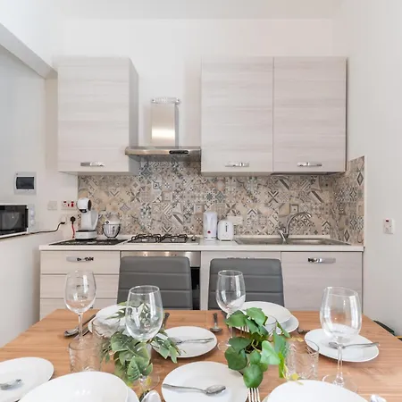 Daire Charming 3bed In St Pauls I St. Paul's Bay