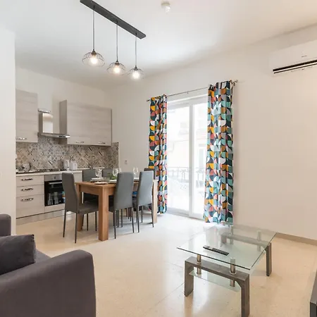 Charming 3bed In St Pauls I Daire